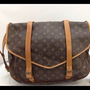 ❤️SALE❤️Authentic Louis Vuitton Saumur 40